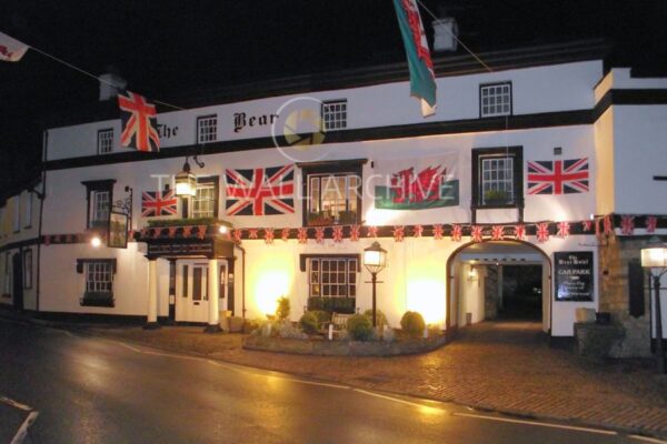 The Bear Hotel, Crickhowell – A Royal Welcome for Queen Elizabeth II (Mounted 8" x 6" Print, 6" x 4" Photo) Free Postage in the UK