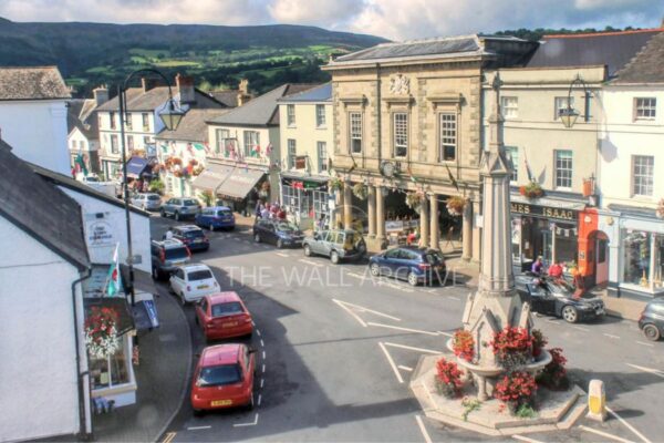 Lucas Memorial Fountain & Crickhowell High Street – Iconic Town Centre Print (Mounted 8" x 6" Print, 6" x 4" Photo) Free Post In The UK