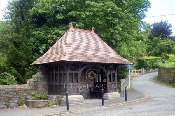 Historic Drinking Fountain, Crickhowell – Mounted 8" x 6" Print (6" x 4" Photo) Free Postage in the UK