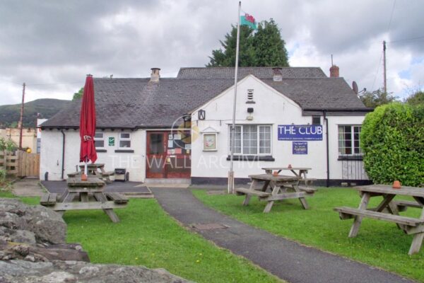 Crickhowell Club – Historic Print of a Lost Landmark (Mounted 8" x 6" Print, 6" x 4" Photo)  Photo) Free Post In The UK