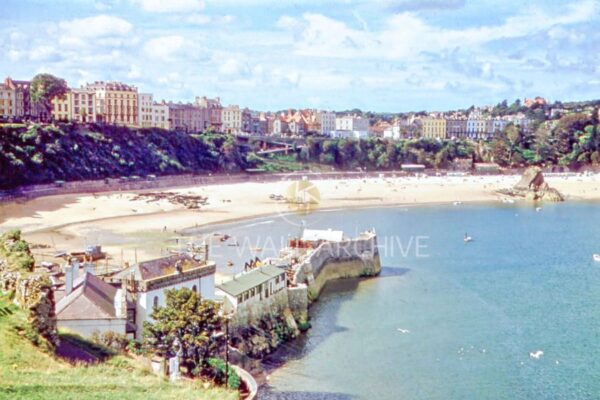 North Beach, Tenby, Pembrokeshire – A Stunning 1950s Coastal Scene (Mounted 8" x 6" Print, 6" x 4" Photo) Free post in the UK