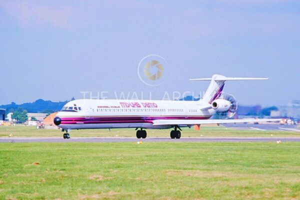 Farnborough Airshow in September 1988, features a McDonnell Douglas MD-90  -- 8″ x 6″ Mount – featuring a 6″ x 4″ Photo Ready for Framing
