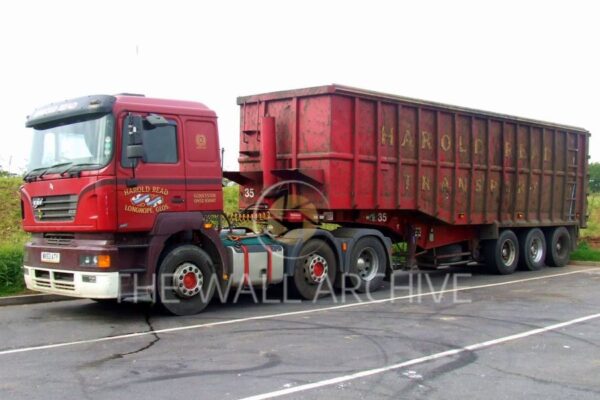 Harold Read Transport Lorry, Photograph Taken at Hopwood Services on the M42 in 2005 -- 8" x 6" Mount - featuring a 6" x 4" Photo Ready for Framing - Free Post In the UK