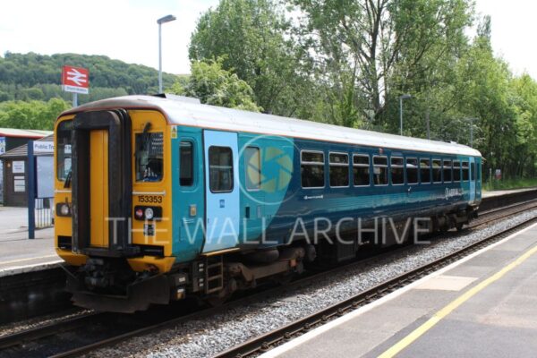 Church Stretton Railway Station – Class 153 Unit 153 353 -- Features a- 8" x 6" Mount - featuring a 6" x 4" Photo Ready for Framing - Free Post In The UK