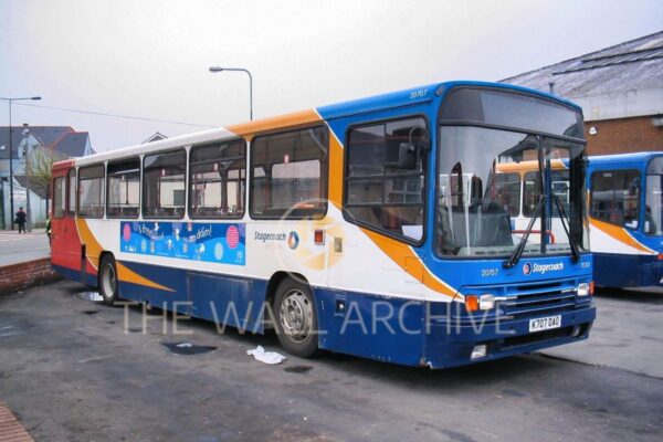 Stagecoach Bus K707 DAD (Fleet No. 20707) – Warwick Road Depot, Brynmawr (2005) -- 8" x 6" Mount - featuring a 6" x 4" Photo Ready for Framing - Free Post In The UK