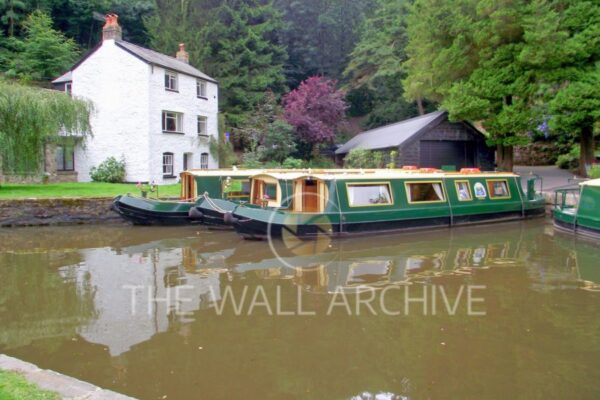 Llanfoist Boat House and Wharfinger’s Cottage – A Tranquil Evening on the Monmouthshire & Brecon Canal - Mounted 8" x 6" print (featuring a 6" x 4" photo), Ready for Framing