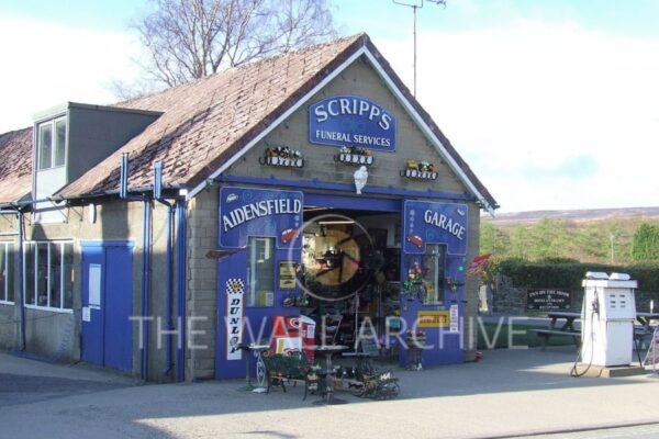 The Goathland Hotel Also Known As Aidensfield Arms in TV Series Heartbeat - 8" x 6" Mount - featuring a 6" x 4" Photo Ready for Framing