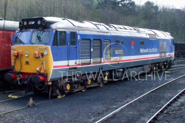 Class 50 Diesel Locomotive 50027 "Lion", preserved at the North Yorkshire Moors Railway (NYMR) - 8" x 6" Mount - featuring a 6" x 4" Photo Ready for Framing
